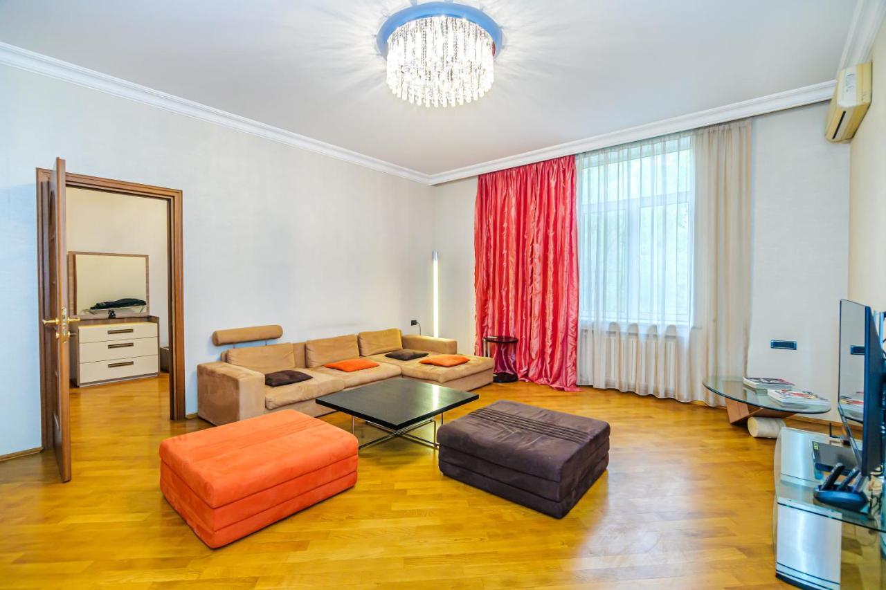 Апартаменты Vip Apartamen Nizami Street Баку Экстерьер фото