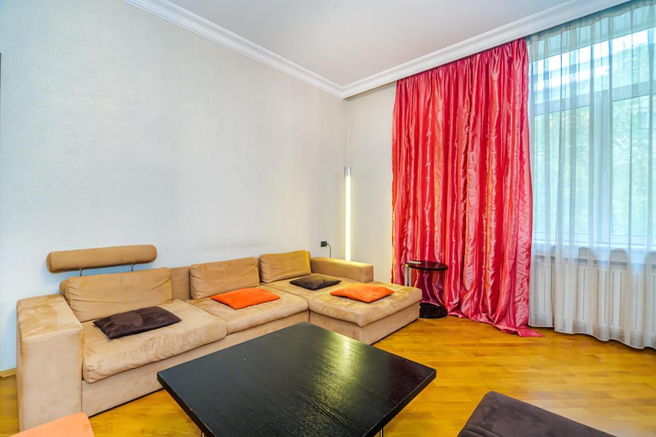 Апартаменты Vip Apartamen Nizami Street Баку Экстерьер фото