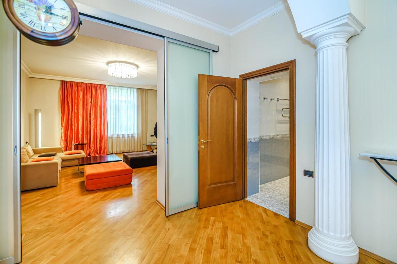 Апартаменты Vip Apartamen Nizami Street Баку Экстерьер фото
