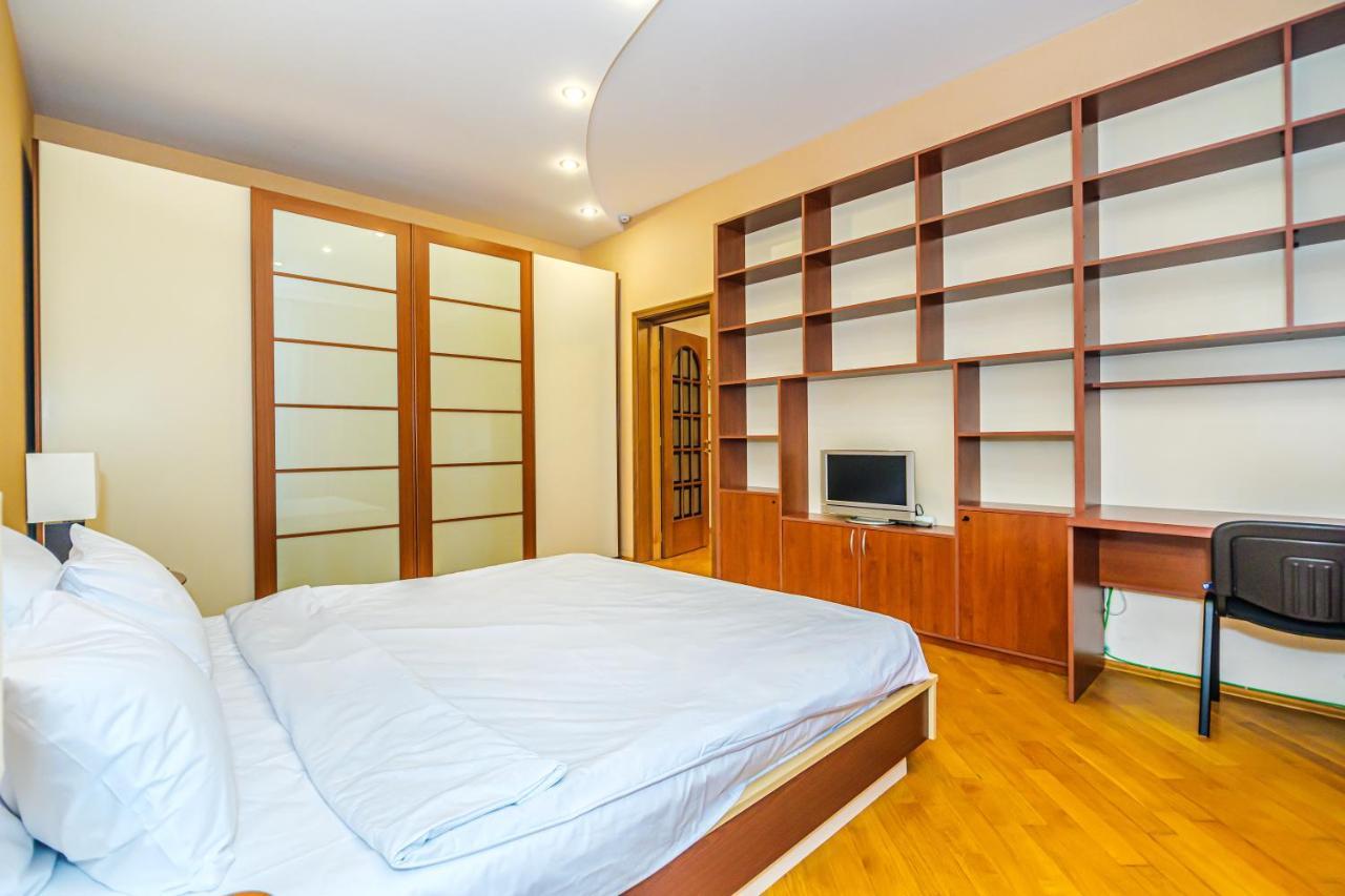 Апартаменты Vip Apartamen Nizami Street Баку Экстерьер фото