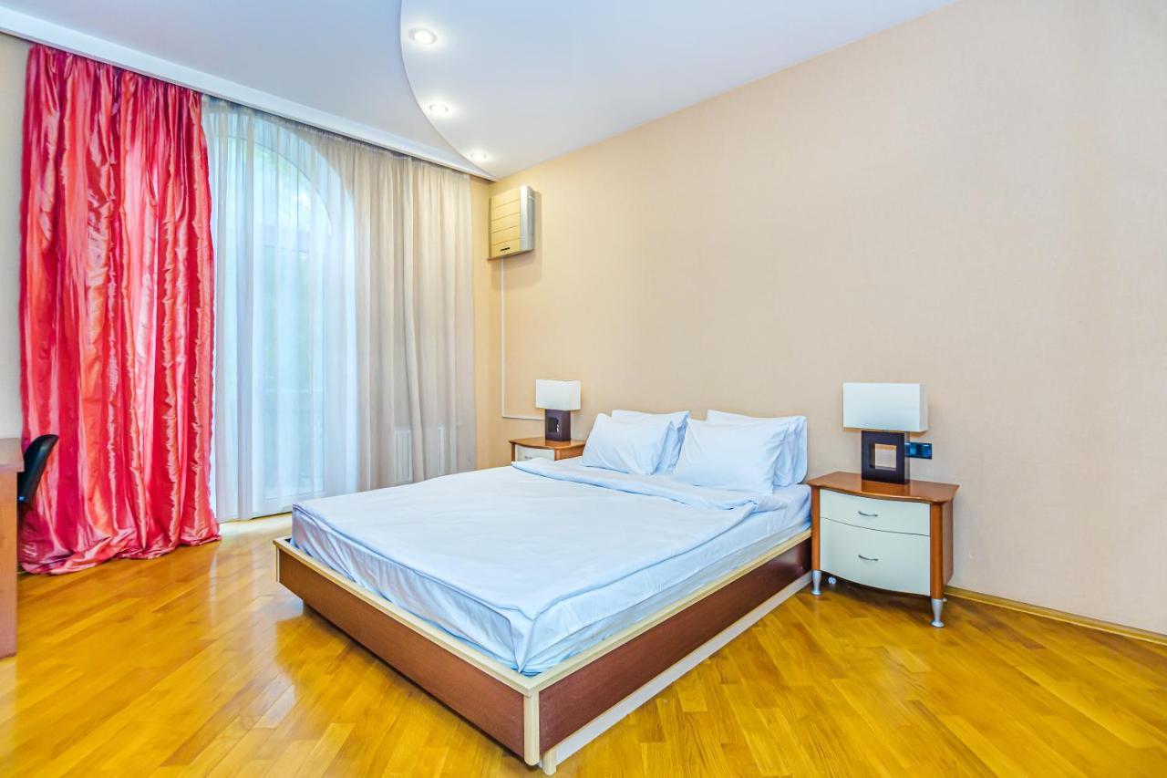 Апартаменты Vip Apartamen Nizami Street Баку Экстерьер фото