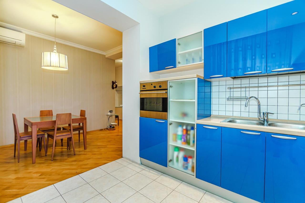 Апартаменты Vip Apartamen Nizami Street Баку Экстерьер фото
