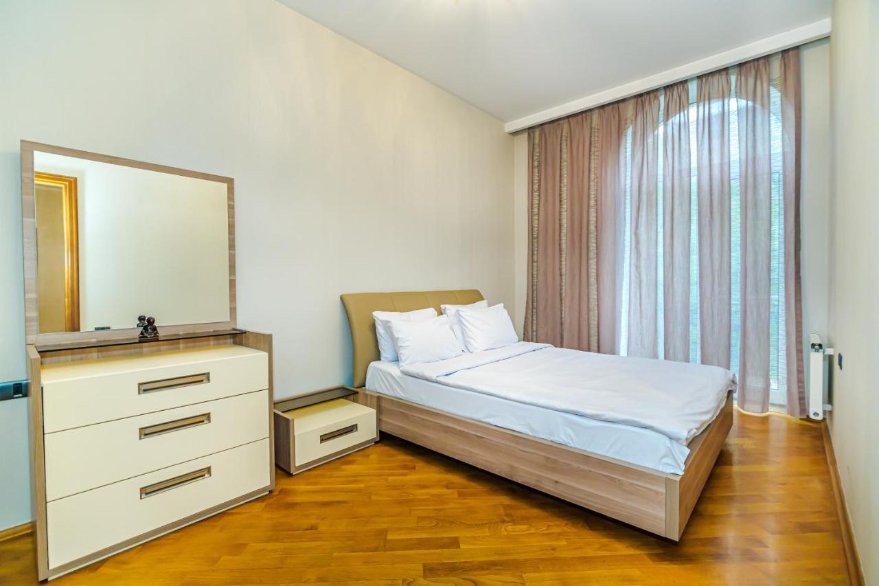 Апартаменты Vip Apartamen Nizami Street Баку Экстерьер фото