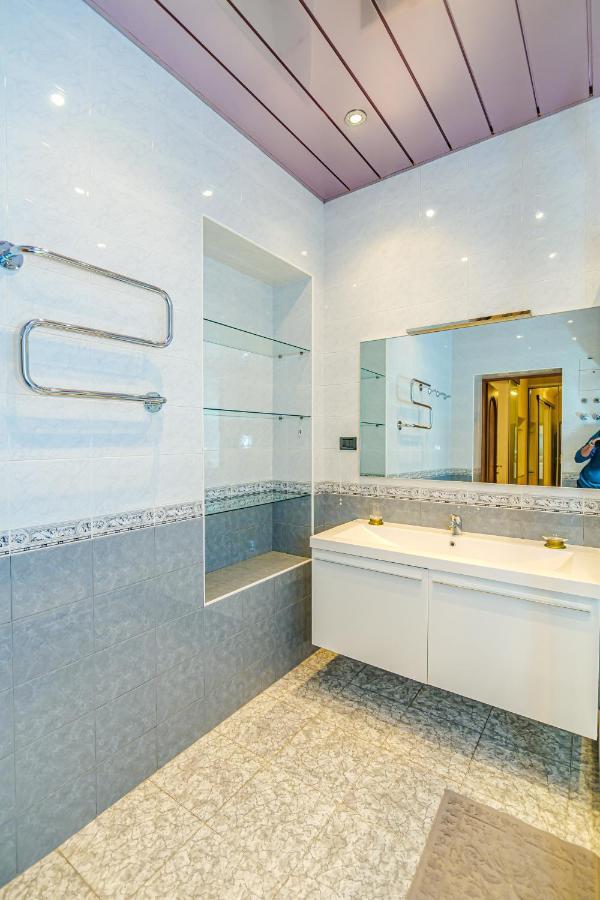 Апартаменты Vip Apartamen Nizami Street Баку Экстерьер фото