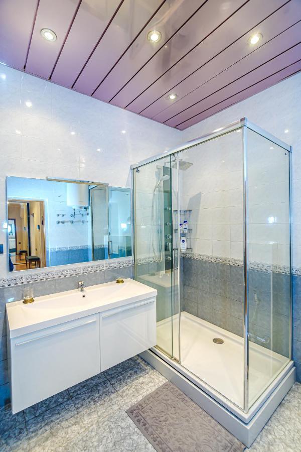 Апартаменты Vip Apartamen Nizami Street Баку Экстерьер фото
