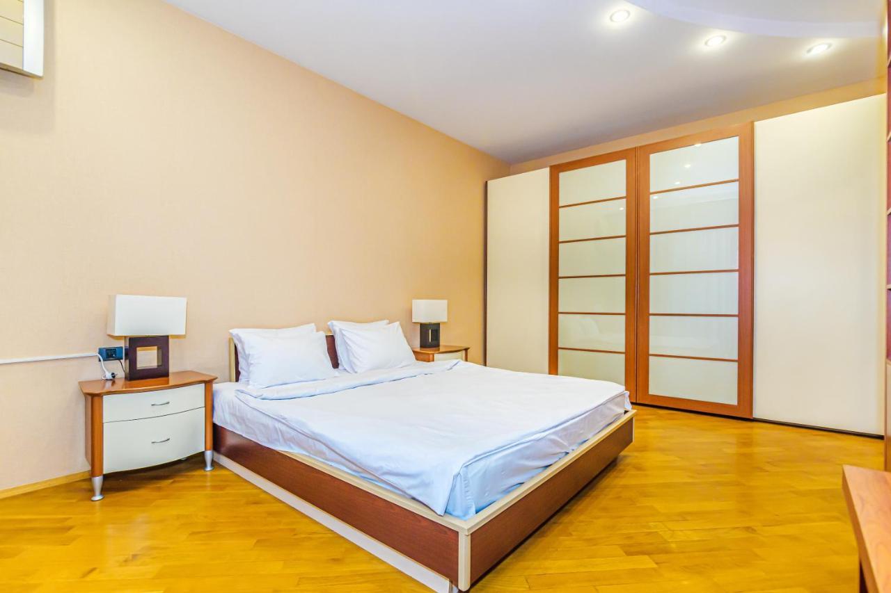 Апартаменты Vip Apartamen Nizami Street Баку Экстерьер фото