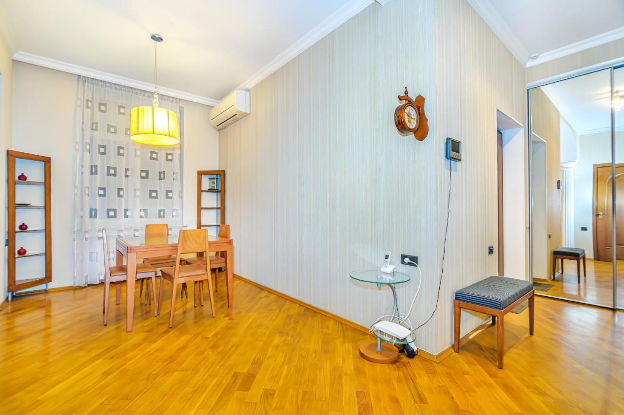 Апартаменты Vip Apartamen Nizami Street Баку Экстерьер фото